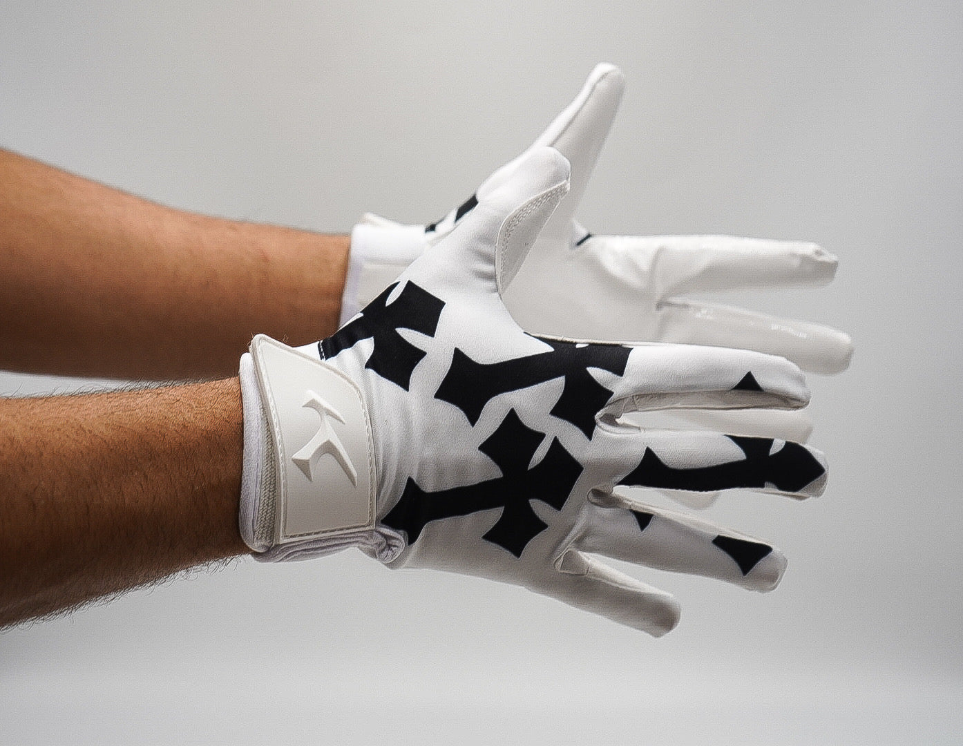 “Cross” Football Gloves